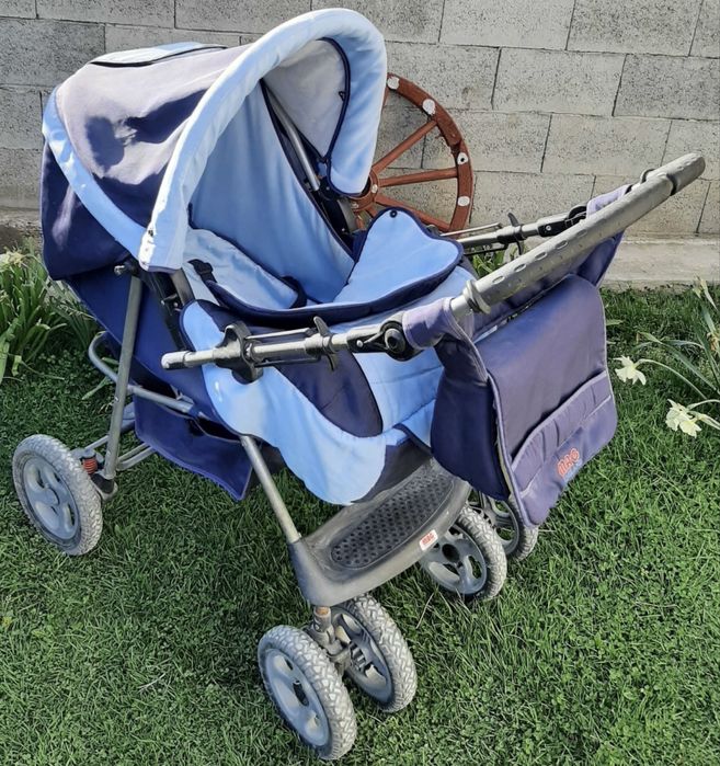 Детска количка .