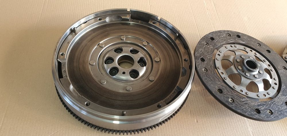 Kit ambreiaj volanta sachs 1.9 tdi BRB BKE AWX audi a4 b7 audi a4 b6