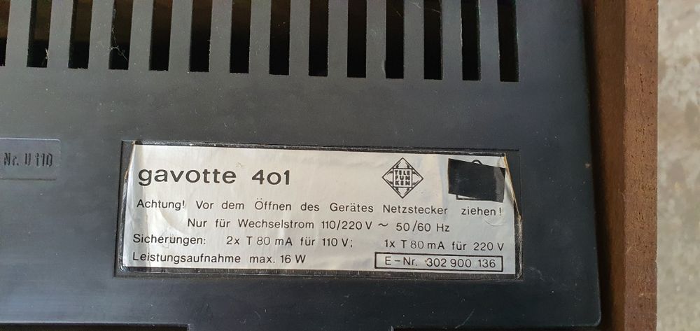 Vând aparat de radio telefunken