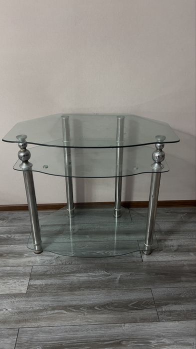 Продается подставка стеклянная под телевизор