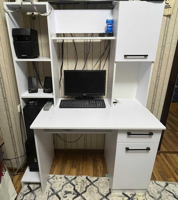 Шкаф для компьютера, белый