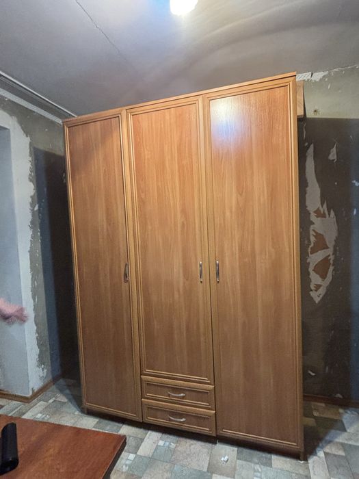Шкаф большой продаю
