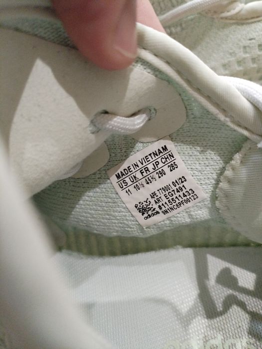 Adidas Yeezy Boost 350 v2 Hyperspace оригинален