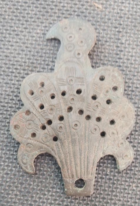 Obiect vechi  lucrat manual