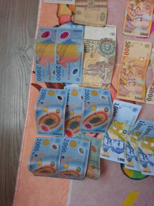 Vand bacnote vechi in stare foarte buna