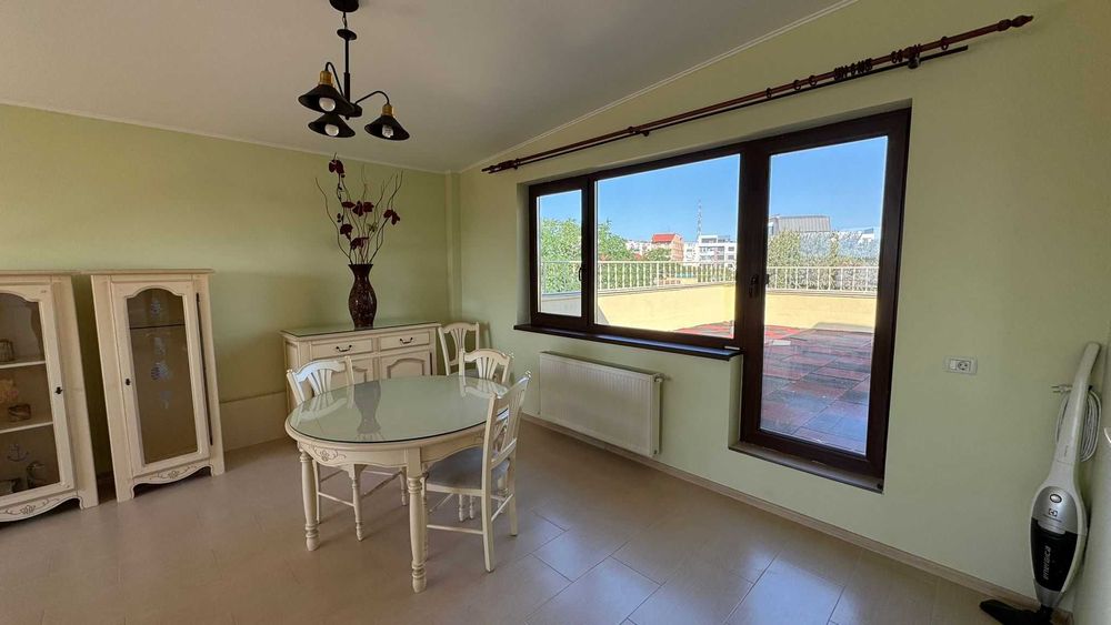 Apartament in Vila - Constanta 1000 mp construiti si 1000 mp teren