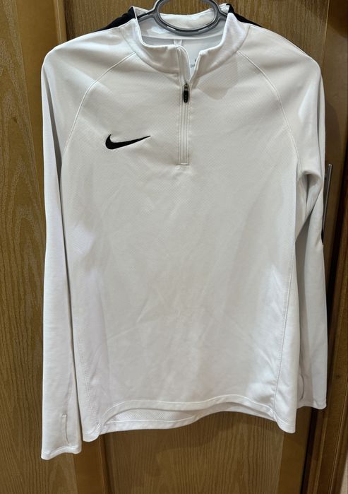 Спортна блуза на nike