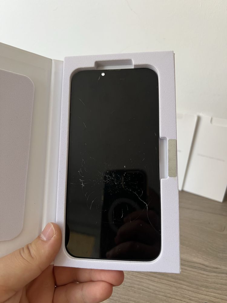 Оригинален дисплей за iPhone 13 PRO MAX, със забележка!