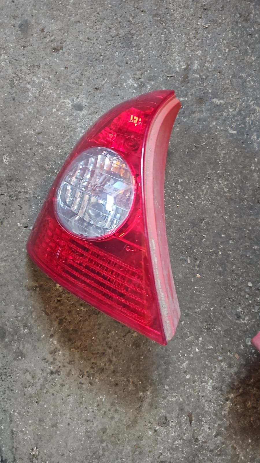 Lampa Stop Spate / Tripla Stanga dreapta  Renault CLIO 2 / SYMBOL 1 19