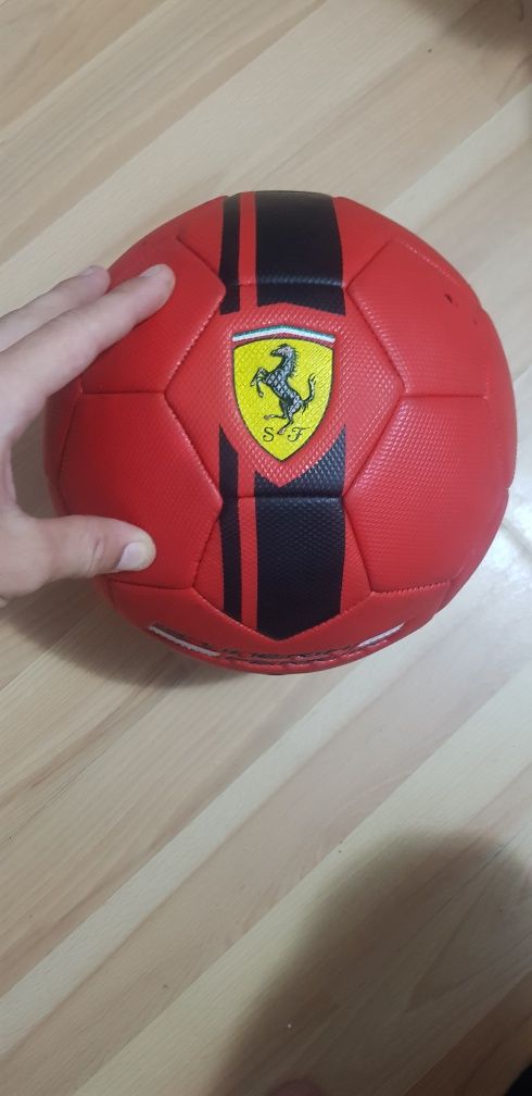 Minge fotbal Ferrari