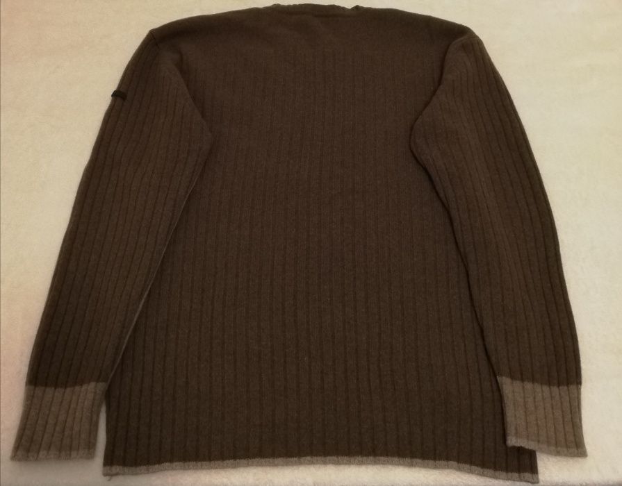 Vand pulover bărbătesc din lana, marimea XL