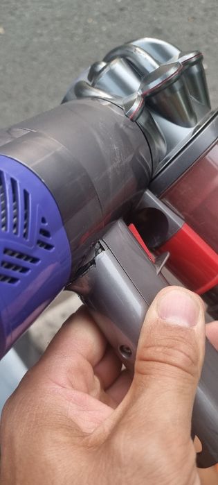 Corp aspirator Dyson V6 Absolute