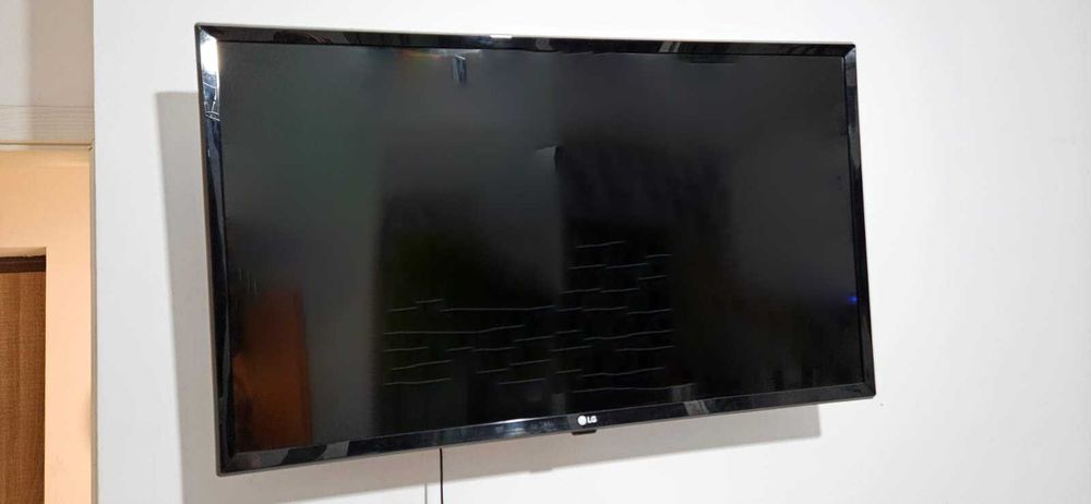 Televizor LG 81 cm