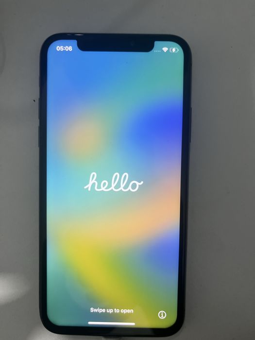 продается айфон 10