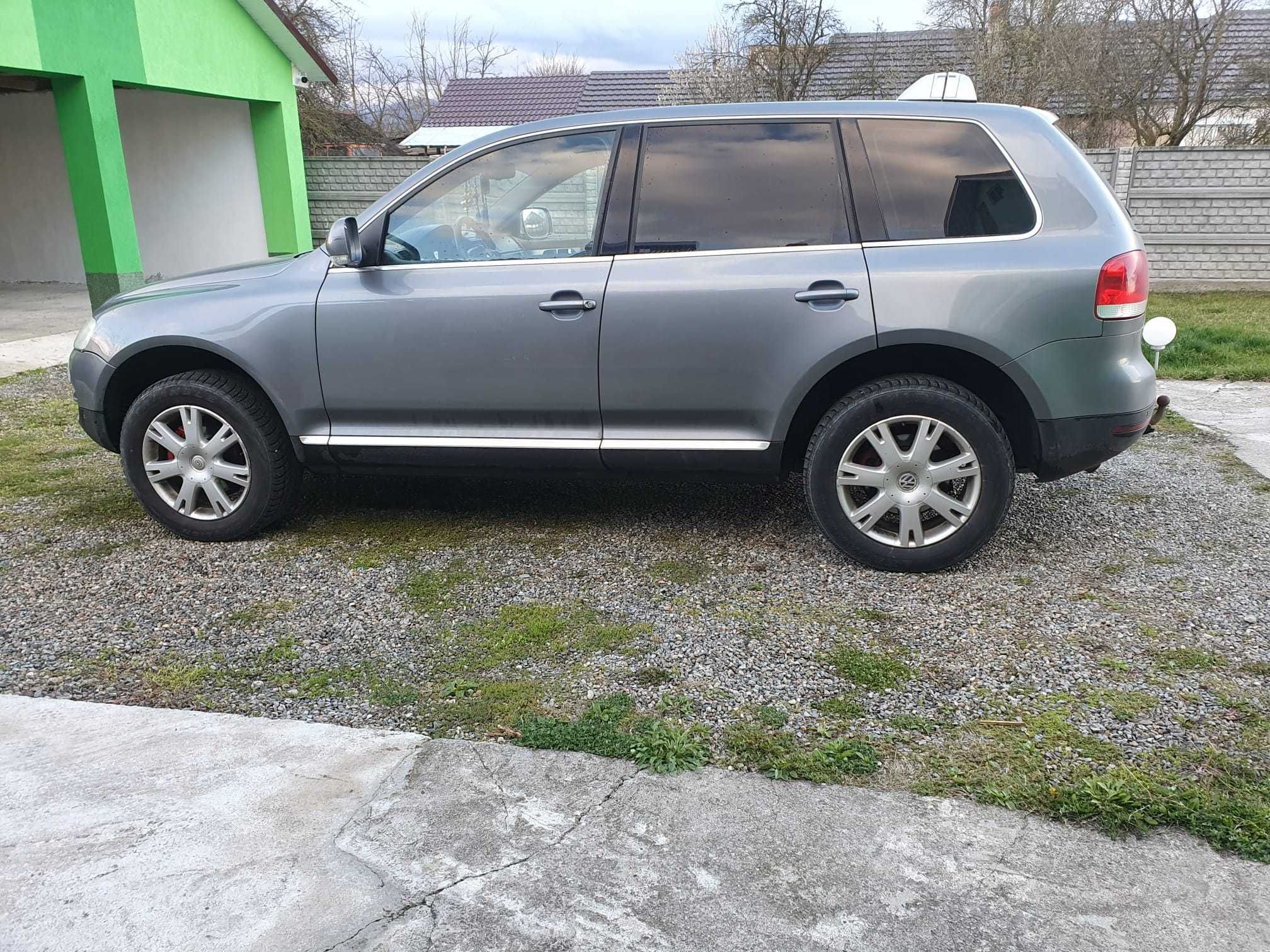 Vând Volkswagen Touareg