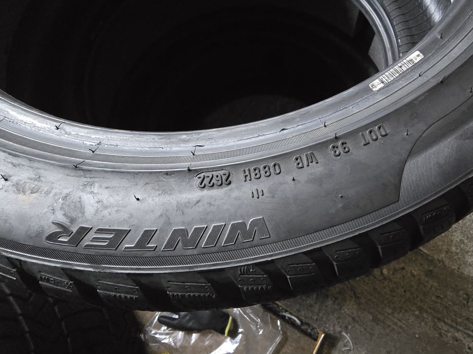Pirelli 235/45 R18 98V MS iarnă