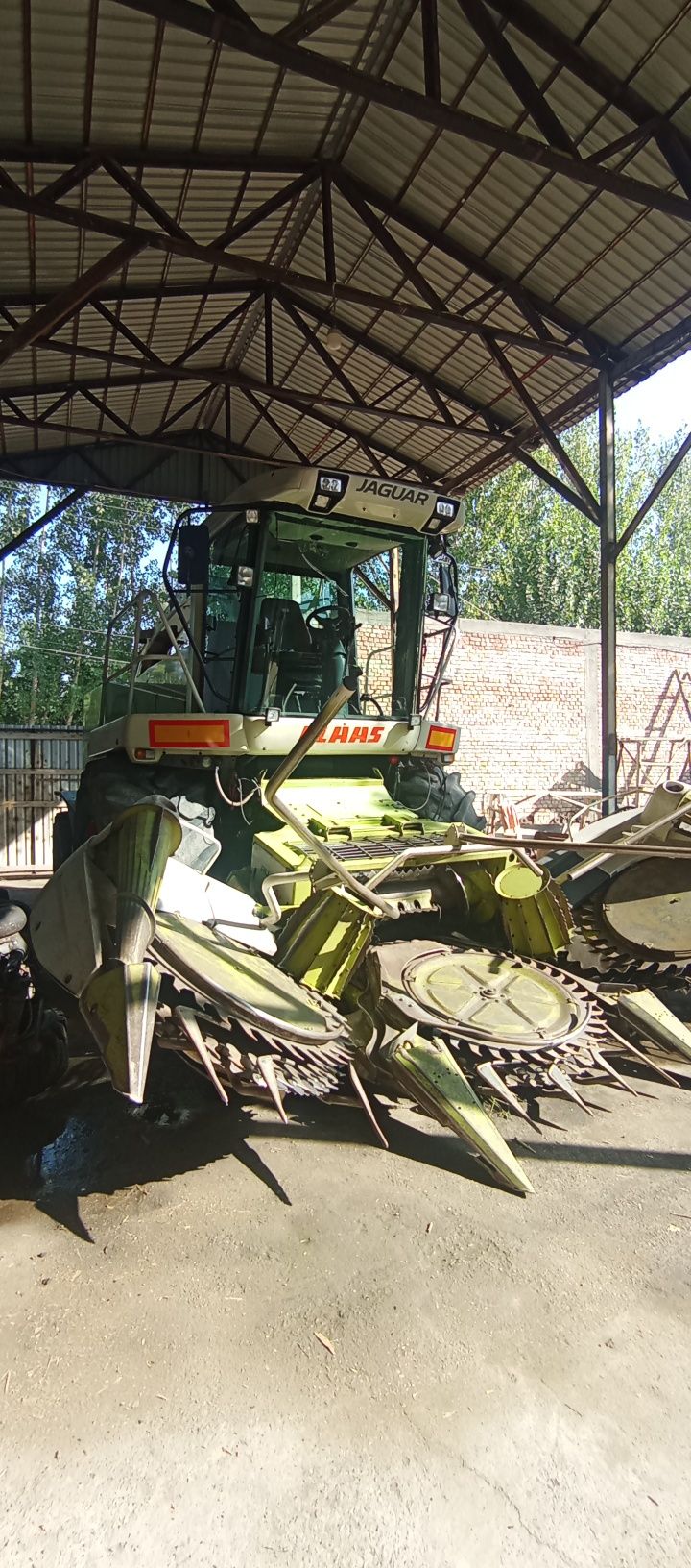 Jaguar 850 sotiladi 125000$ kami bor