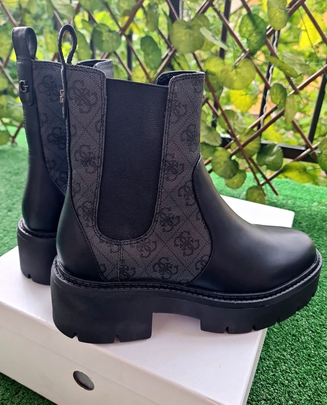 Дамски Боти GUESS Тип Челси