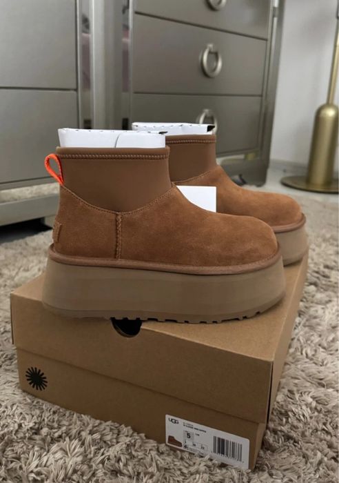 UGG mini dipper maro,preț redus doar azi!