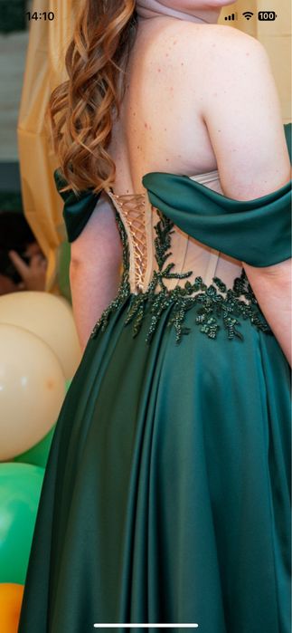 Абитуриентска рокля