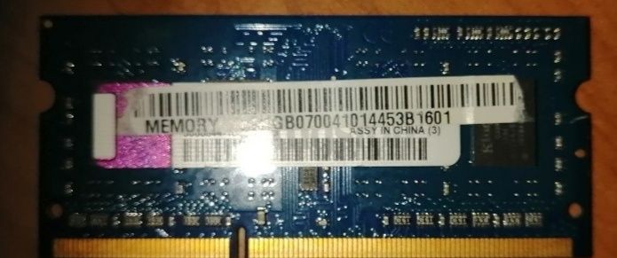 DDR3 Ram 1 GB.  .