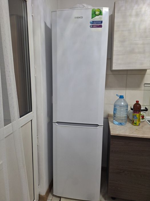 Холодильник ВЕКО в отличном состоянии 50000