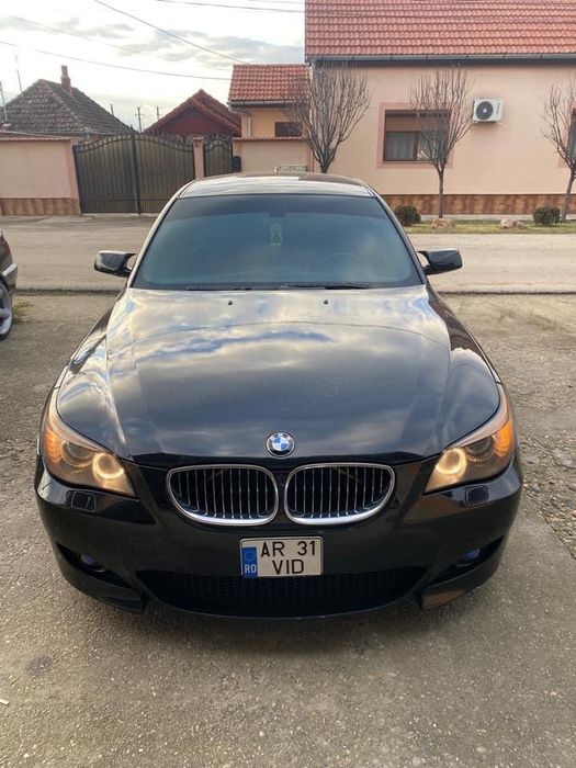 Capace Carcase Oglinzi BMW E60 E61 Cu colt M4 Negru lucios