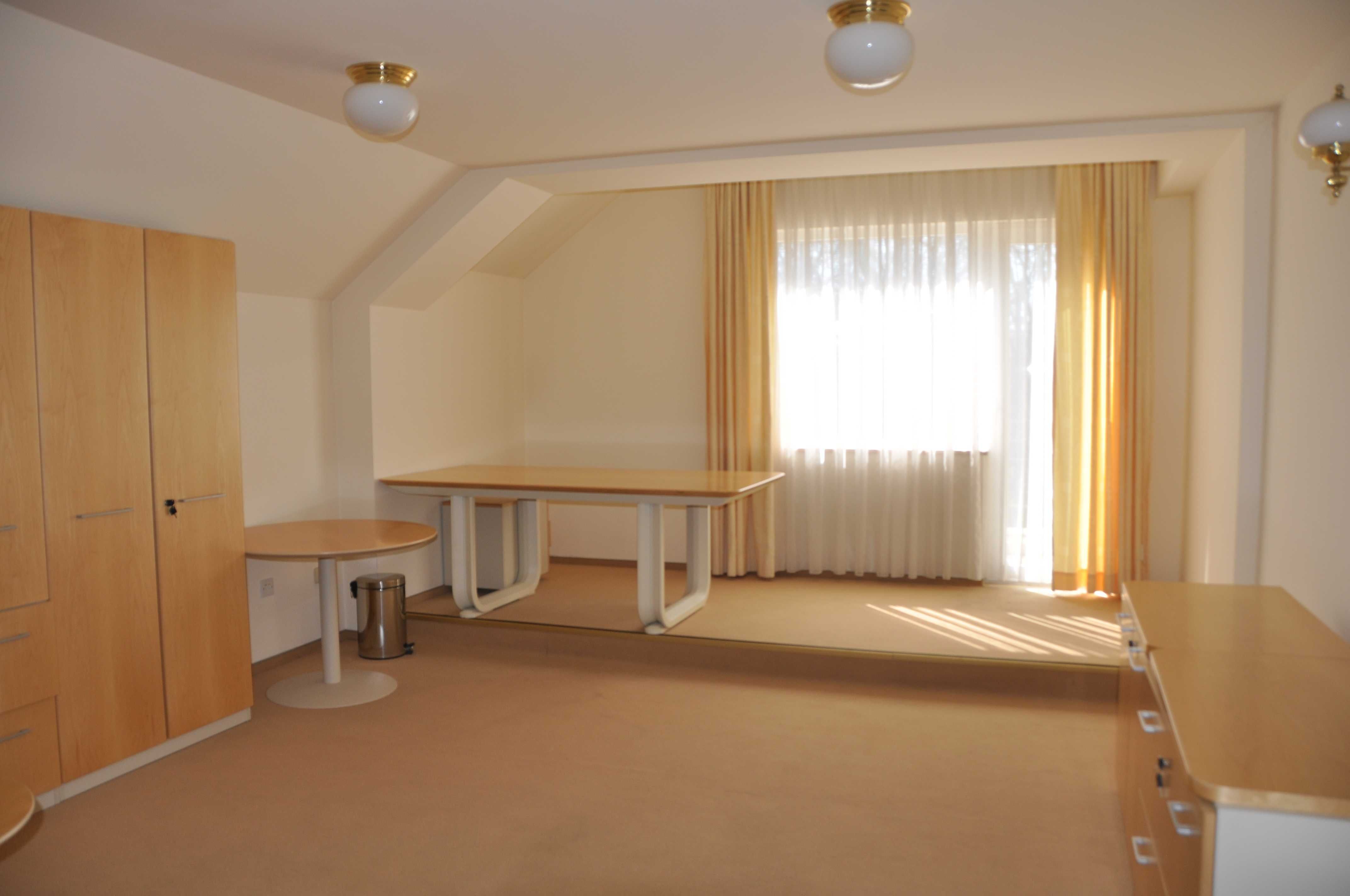 Închiriem birouri mobilate în Oradea, utilități incluse în preț