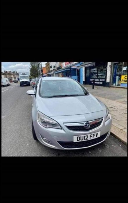 Dezmembrez Opel Astra J