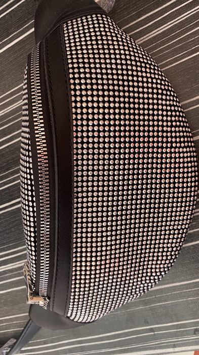 Нова чанта с камъни