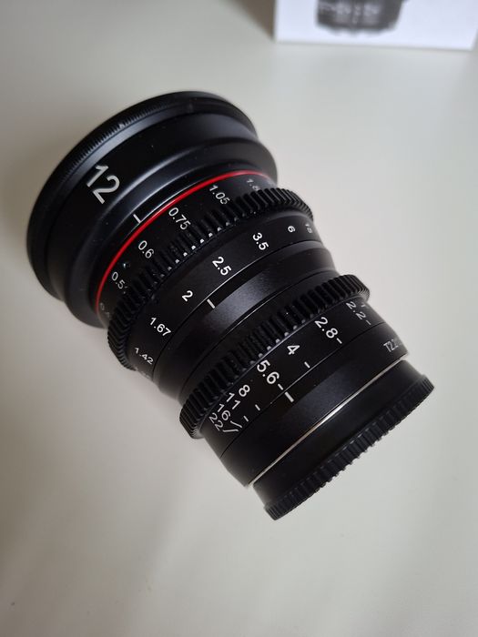 Кино обектив Meike 12mm T2.2 Cine за MFT