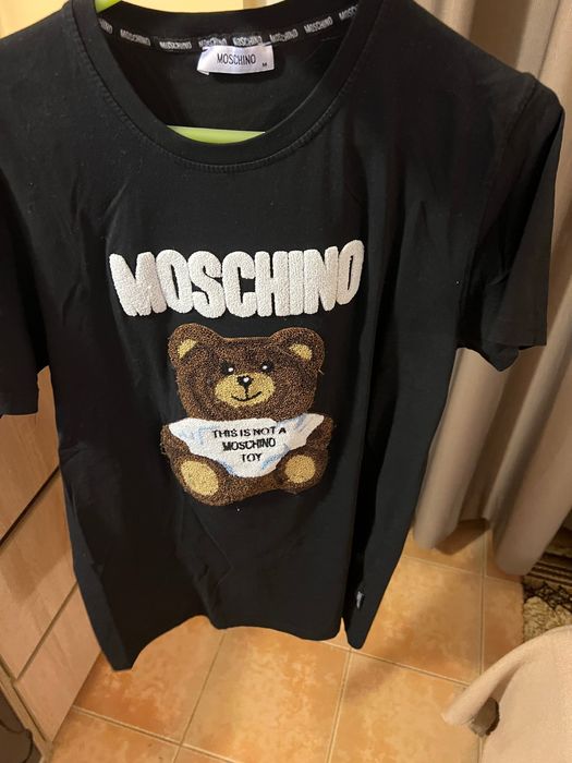 Тениски като нови,обличана са веднъж.