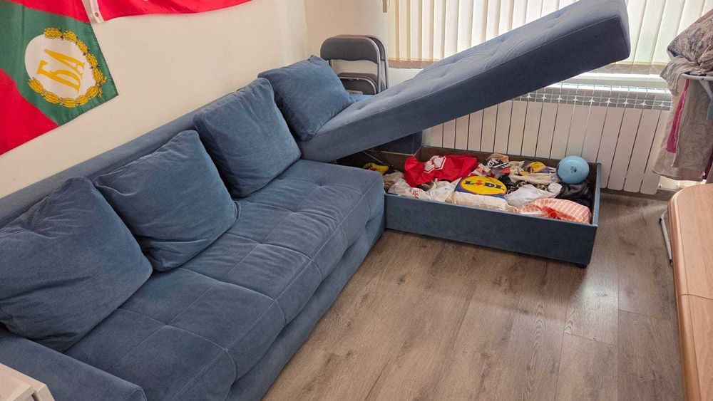 Син диван, ползван 2 години, много добро състояние