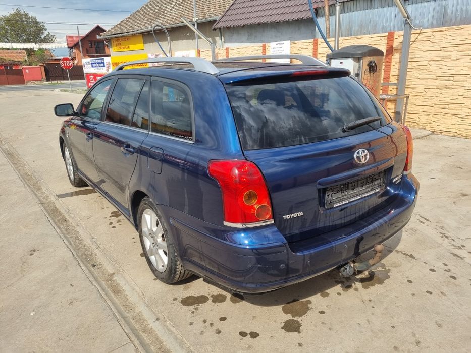 Dezmembrez Toyota Avensis T25 2.2 Dcat 177 cp