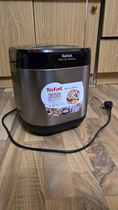 Maşină de pâine Tefal Pain et Delice PF240E38 - Nouă, 20 programe, 700
