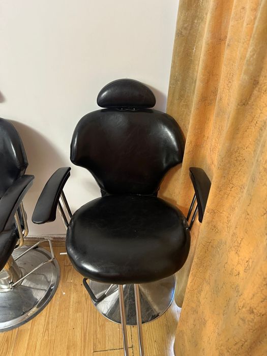 Scaune frizerie.