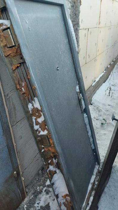 Продам двери  бу самовывоз с Талапкера