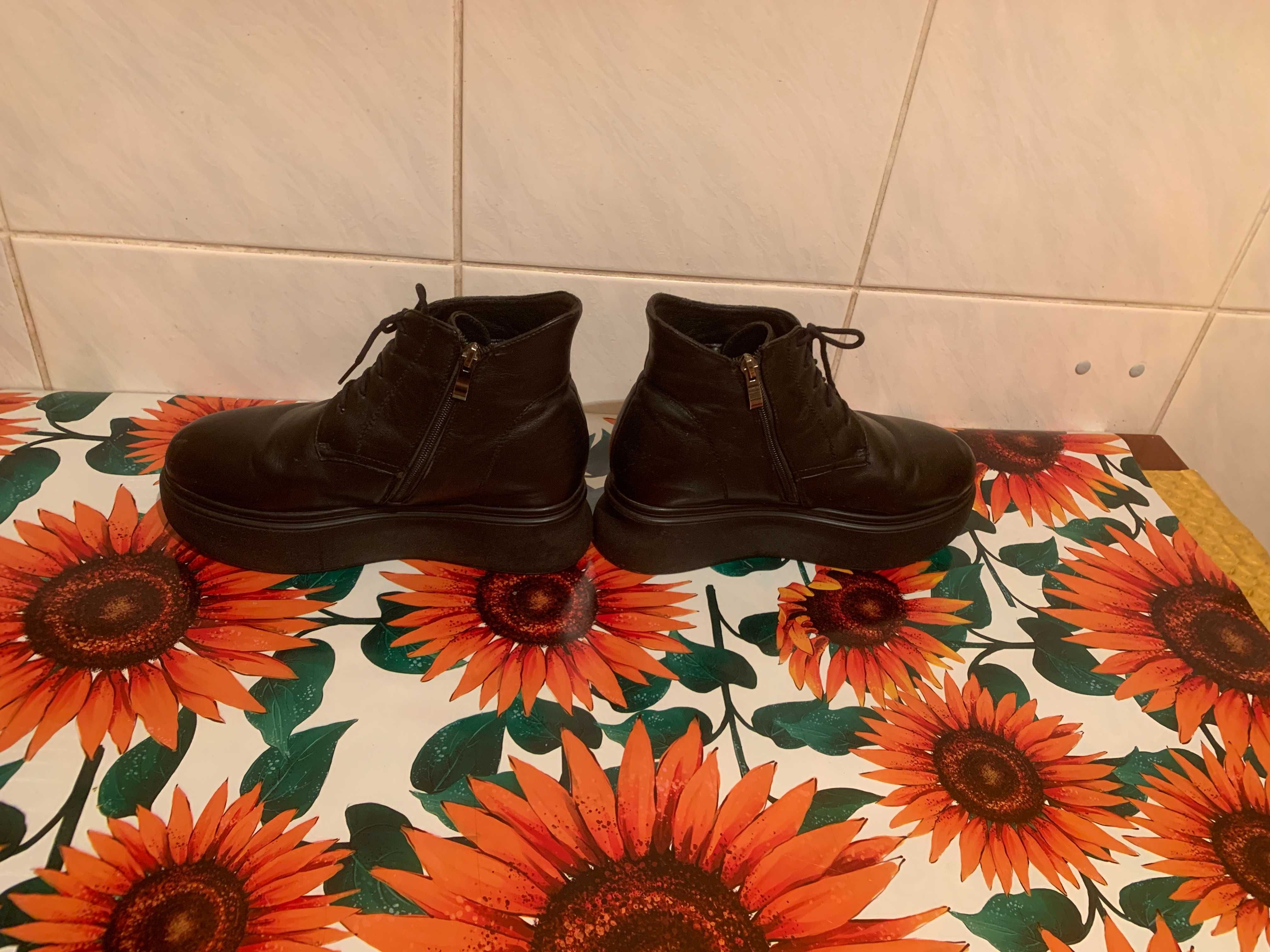 Продам ботинки жен. черн. цвета совр. модел. ряда (сделано в Германии)