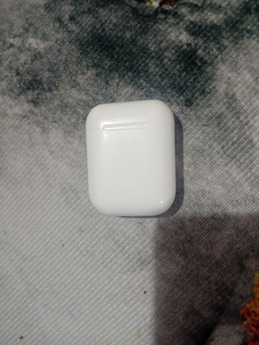 Продам Айрподс очень хорошо работает