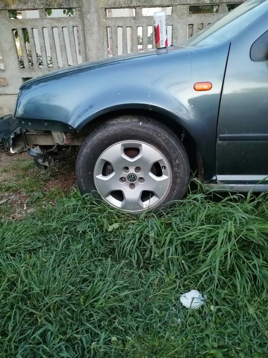Vând piese de golf 4 1.4 și opel Vectra c 1.8