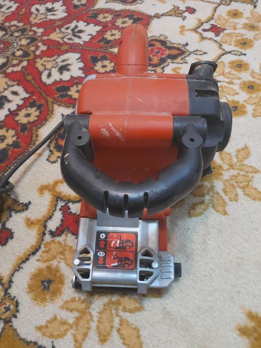 Лентов шлаиф Black&Deker