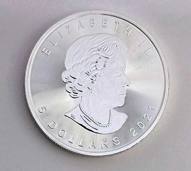 Сребърна монета ''Канадски кленов лист'' проба 999