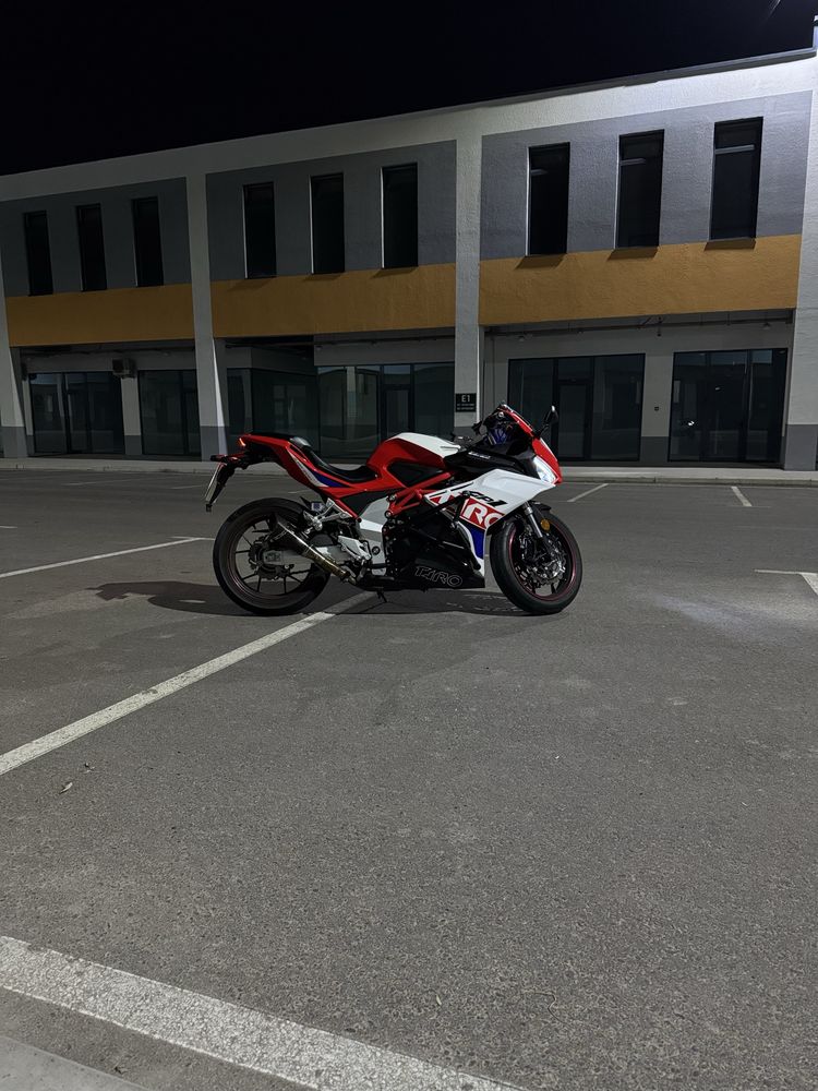 Mototsikl Taro 400 kub