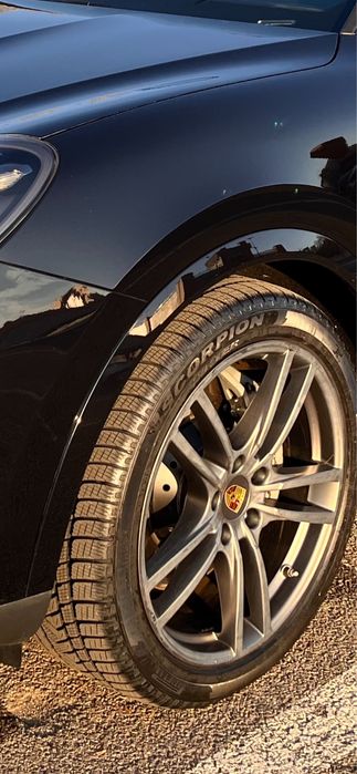 Anvelope iarna Porsche Pirelli 275/40R21 fata si 305/35R21 spate k noi