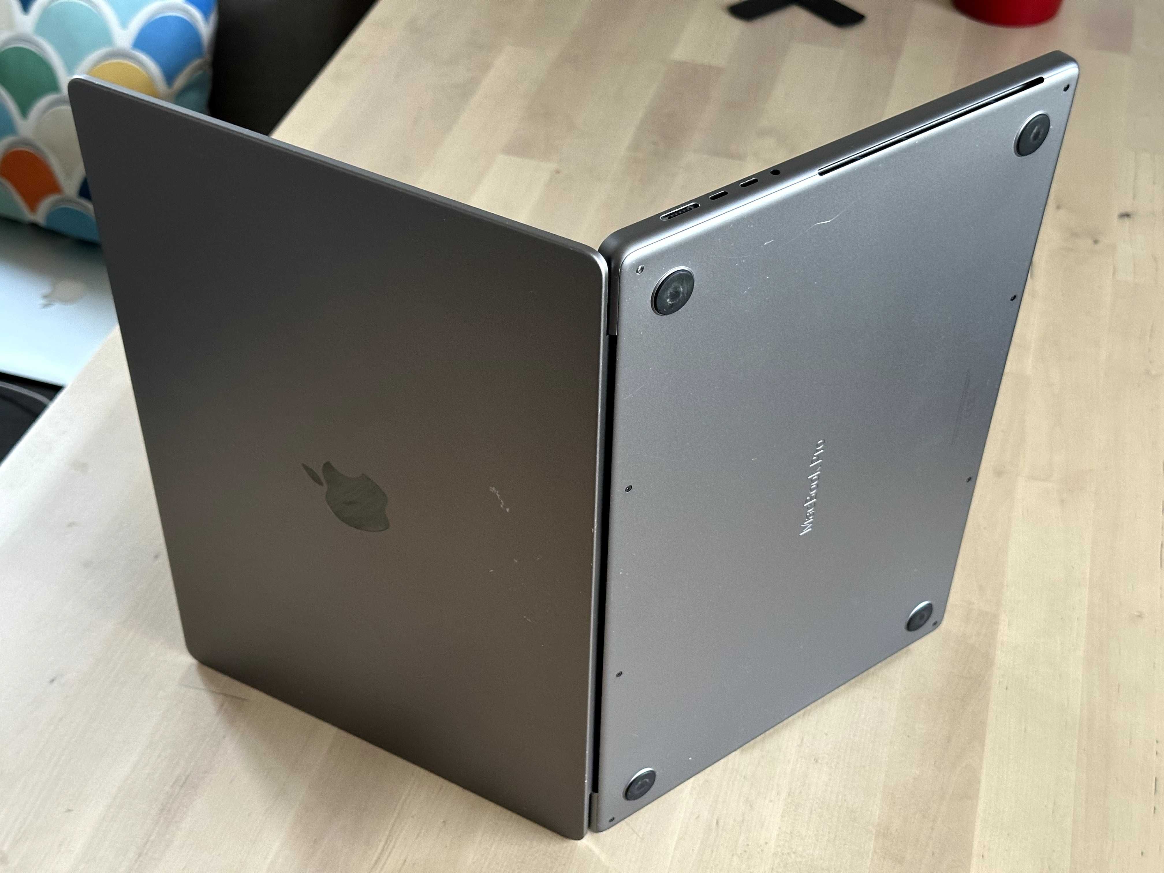 Apple Macbook Pro A2485 М1 ПРО 32 / 512  16 инча 2021 г