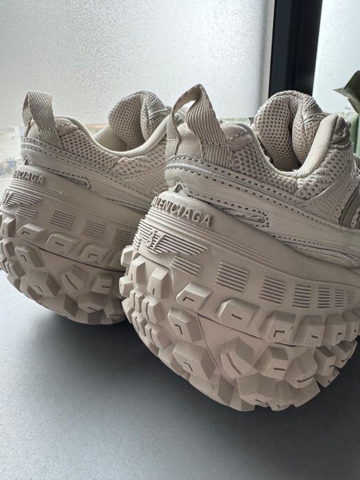 Balenciaga noi, mărimi 37 și 38