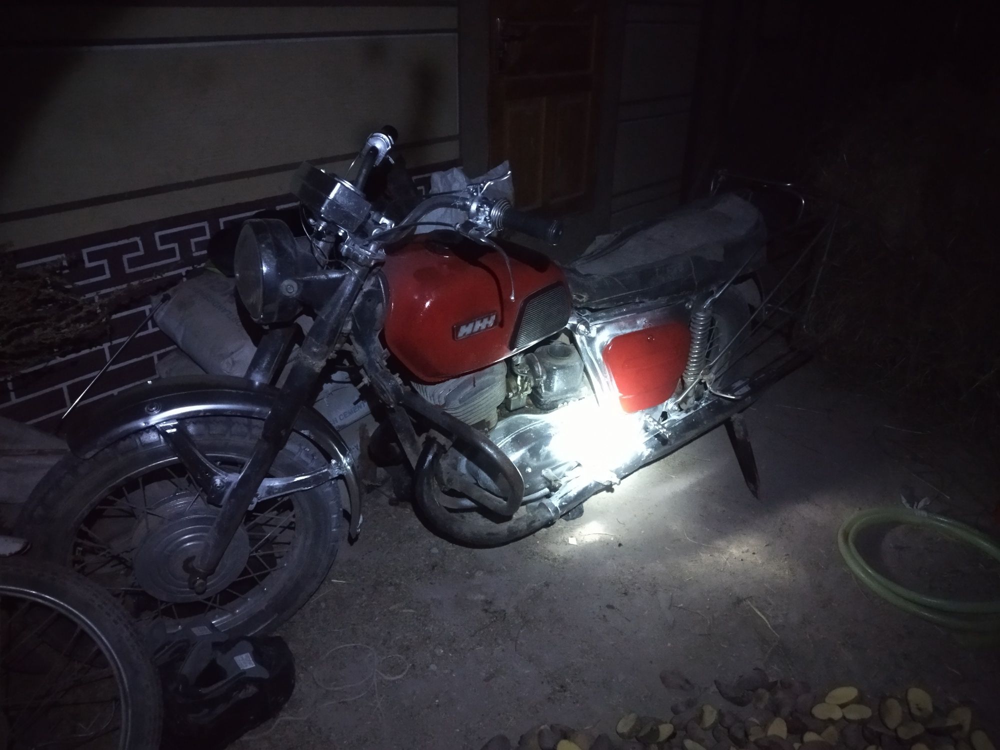 Motosekl. Sotiladi