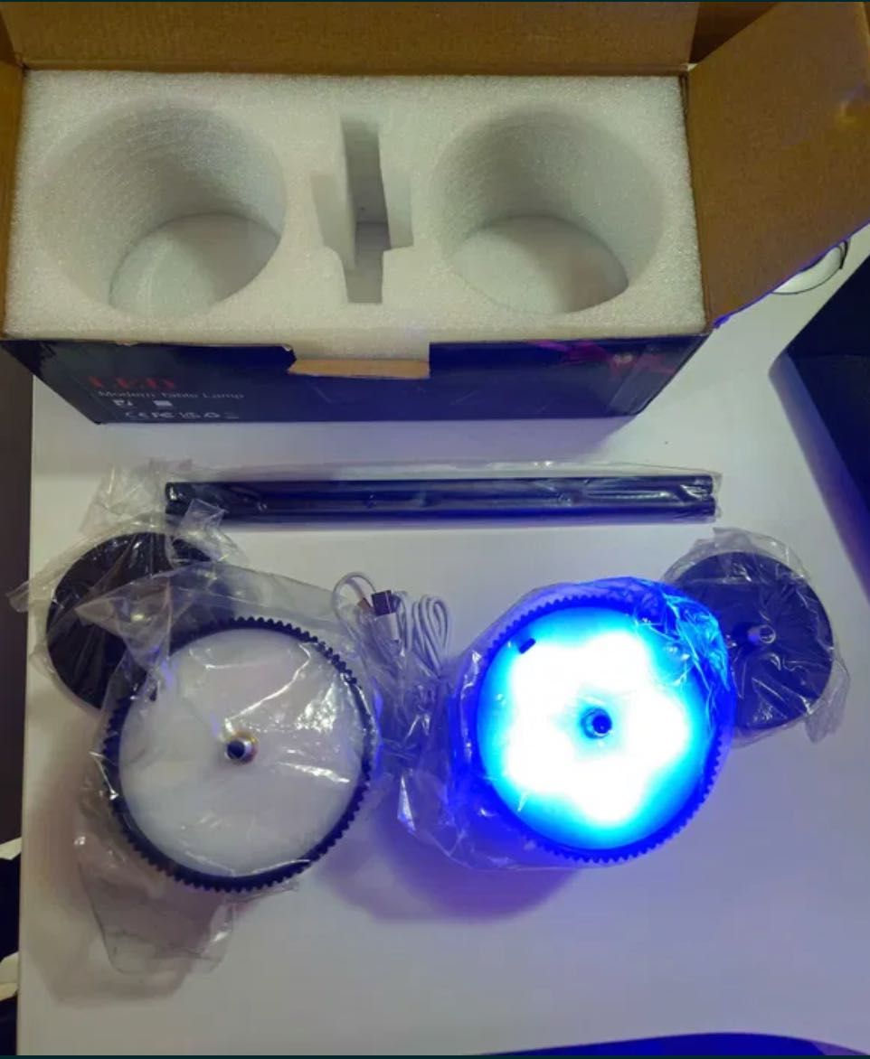 LED Модерни Настолни Лампи - RGB Осветление