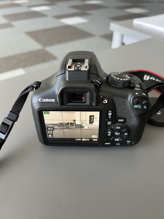 Фотоапарат Canon EOS 1300D + Canon ESF 18-55mm