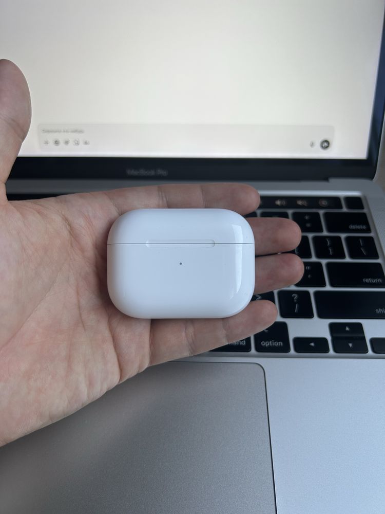 Продам Зарядный кейс от AirPods Pro 2 Оригинал